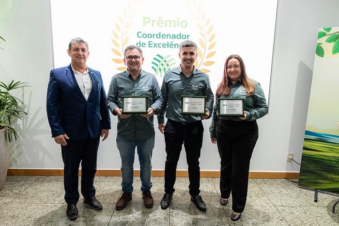 Senar premia coordenadores de Assistência Técnica e Gerencial